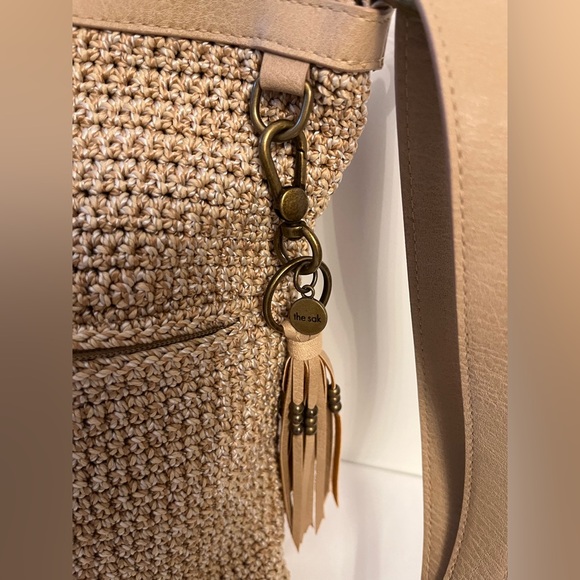 The Sak Beige Woven Shoulder Bag - Picture 3 of 11